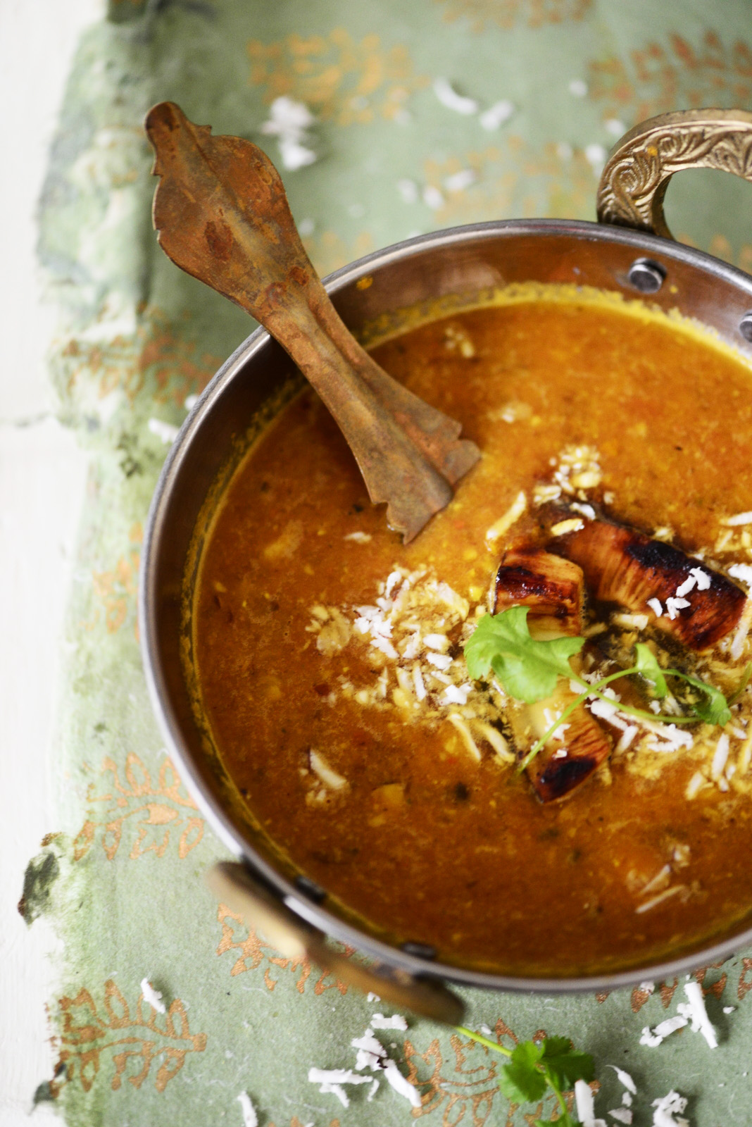 https://kirstenskaarup.hosted-wp.com/wp-content/uploads/2014/10/dhal.indisk-linsesuppe.jpg