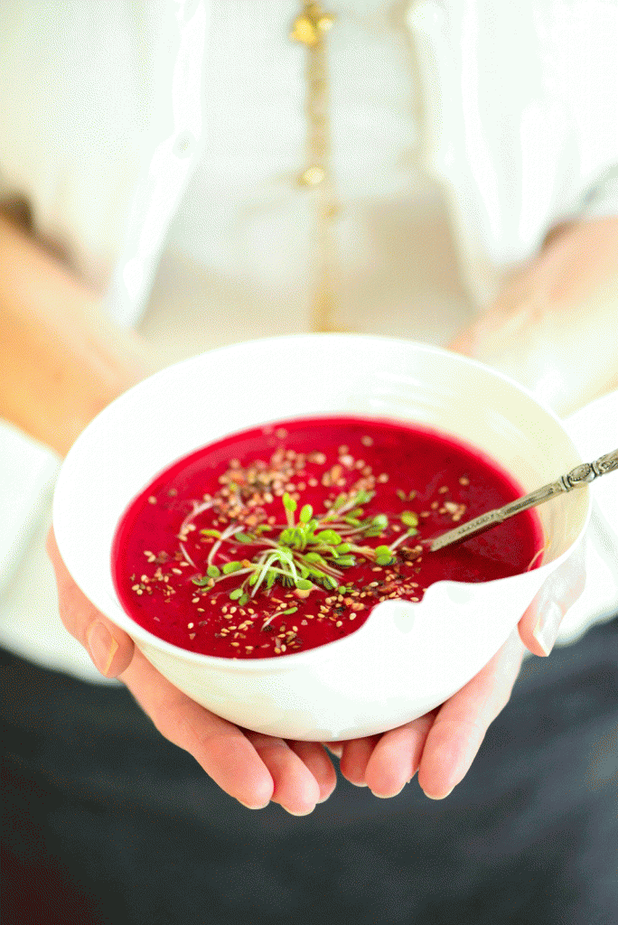 rodfrugtsuppe.hænder.1