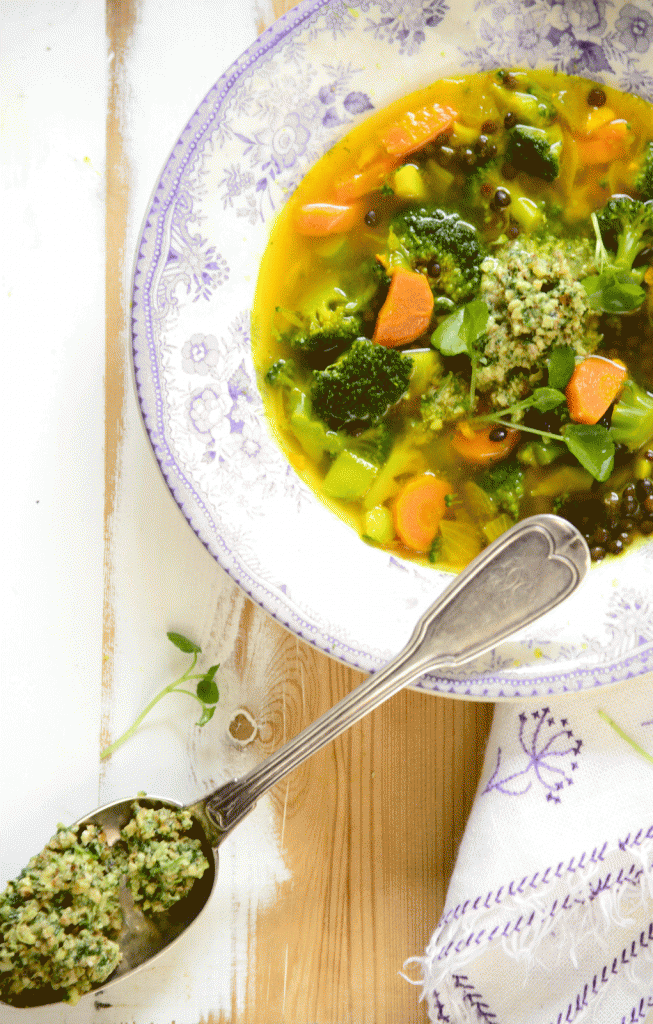 broccolisuppe-m-pesto