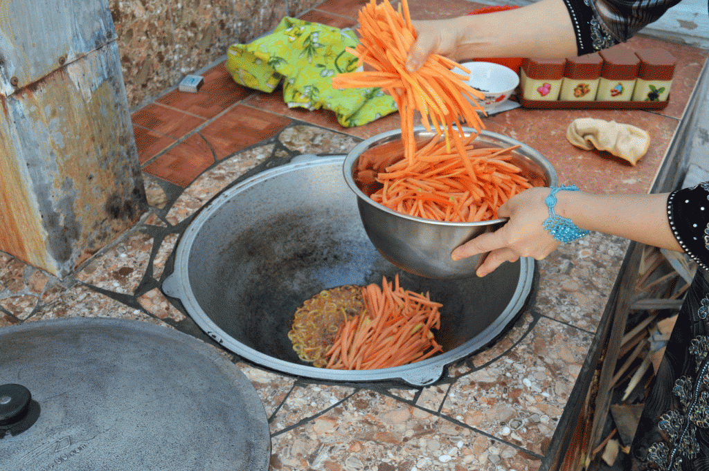 Uzbekistan.pilaf-gu,lerødder