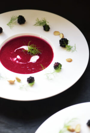https://kirstenskaarup.hosted-wp.com/wp-content/uploads/2019/09/rødbede.fennikelsuppe.2-e1569142093106.jpg